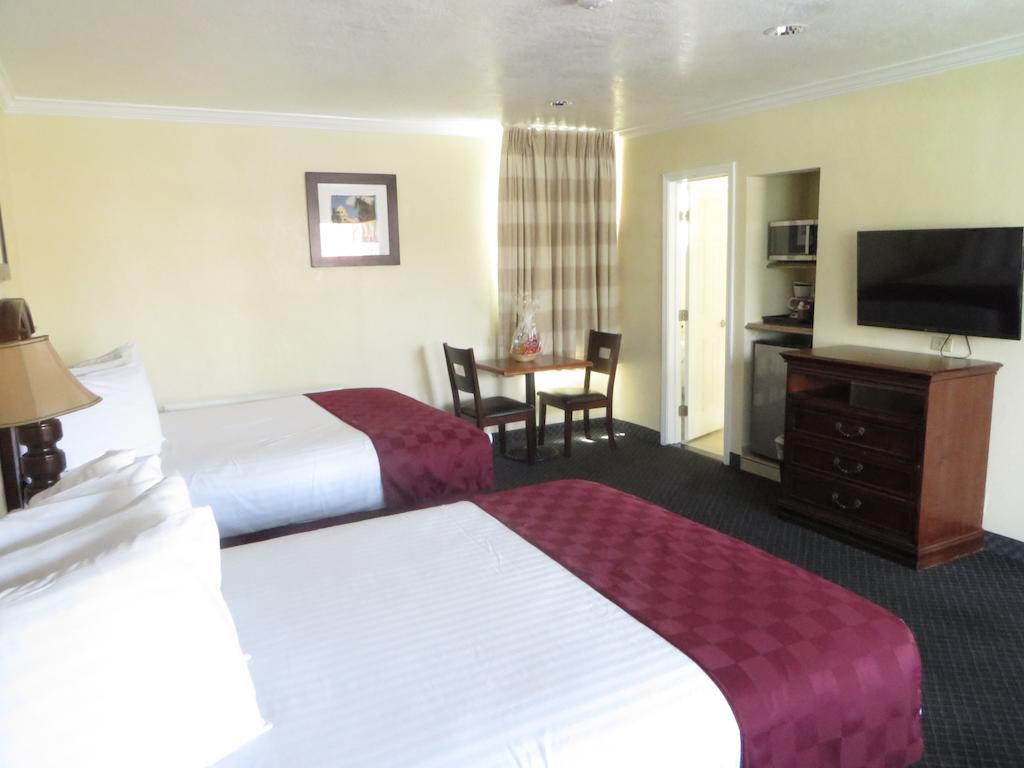 Best Inn & Suites Buena Park Exterior photo