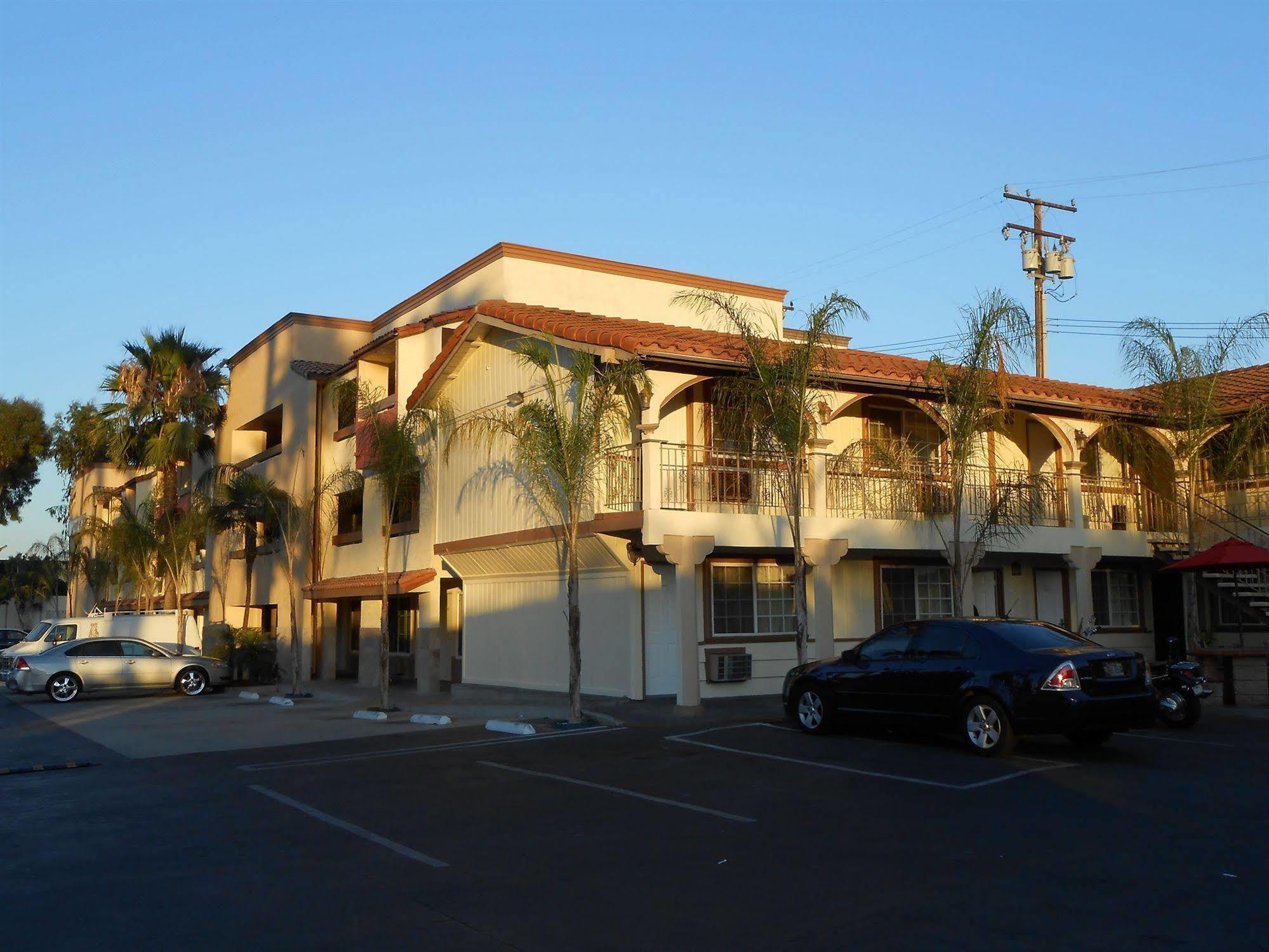 Best Inn & Suites Buena Park Exterior photo